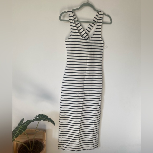 Zara Striped Dress with Criss Cross Back
Size XS - Picture 11 of 13